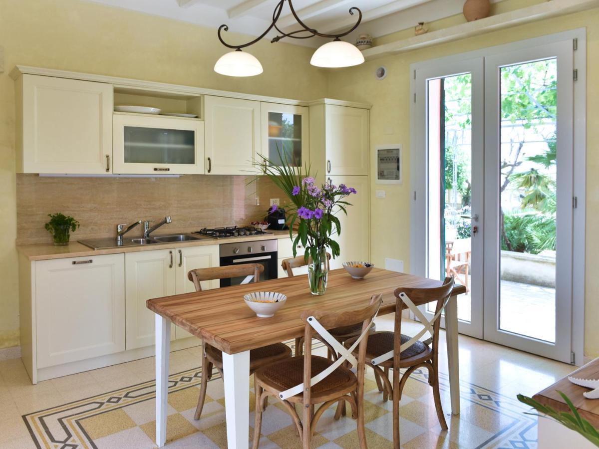 קוטרופיאנו Villa Sirgole Rosa With Pool, Galatina מראה חיצוני תמונה