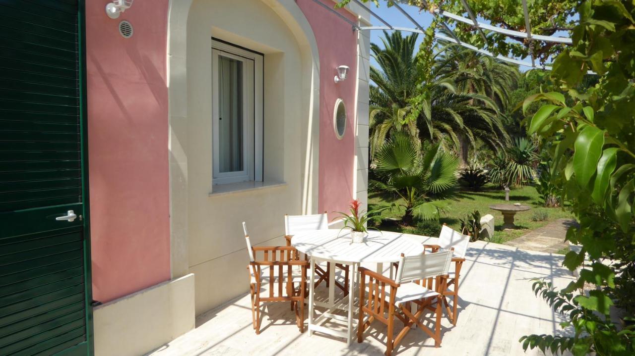 קוטרופיאנו Villa Sirgole Rosa With Pool, Galatina מראה חיצוני תמונה